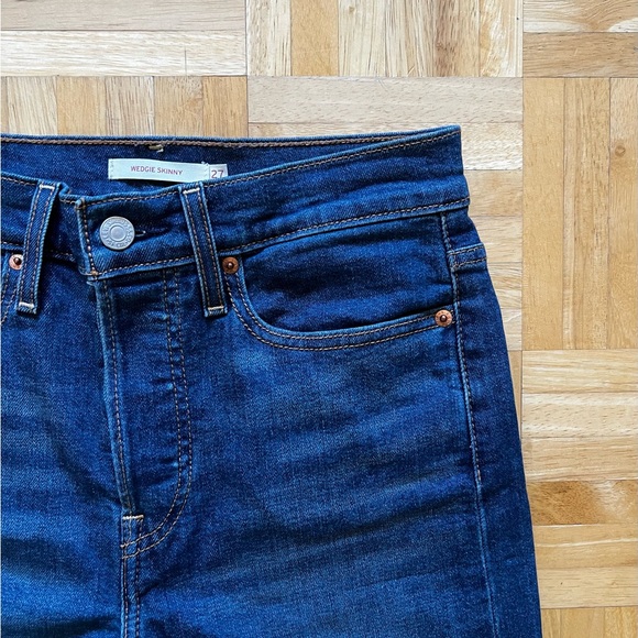 Levis Wedgie Skinny Jean - Picture 5 of 5
